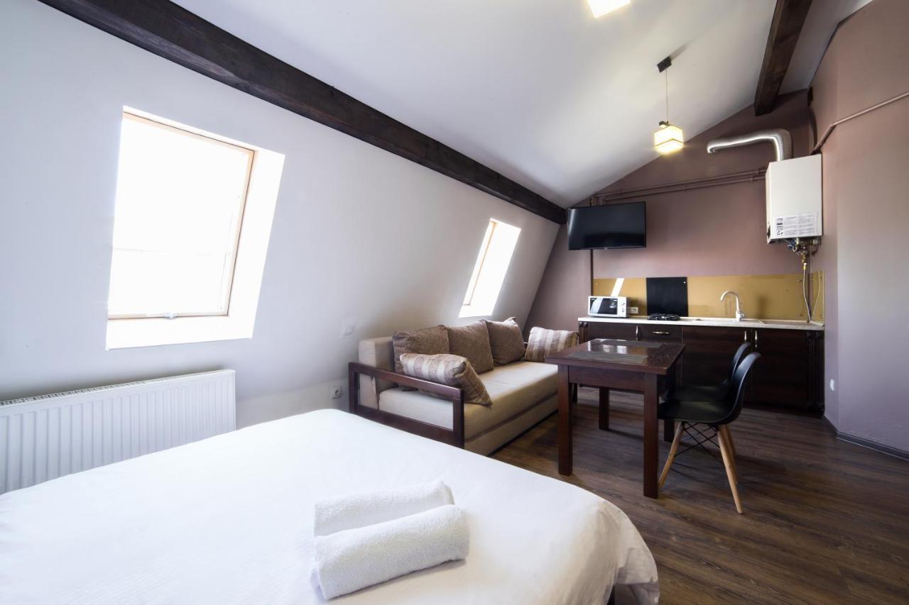 Аpartments In The Center On Mitniy Square Apartment Lviv Bagian luar foto